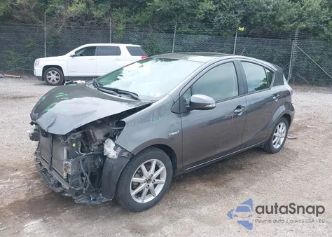 2014 Toyota Prius C Three from USA, damaged, VIN JTDKDTB32E1078223